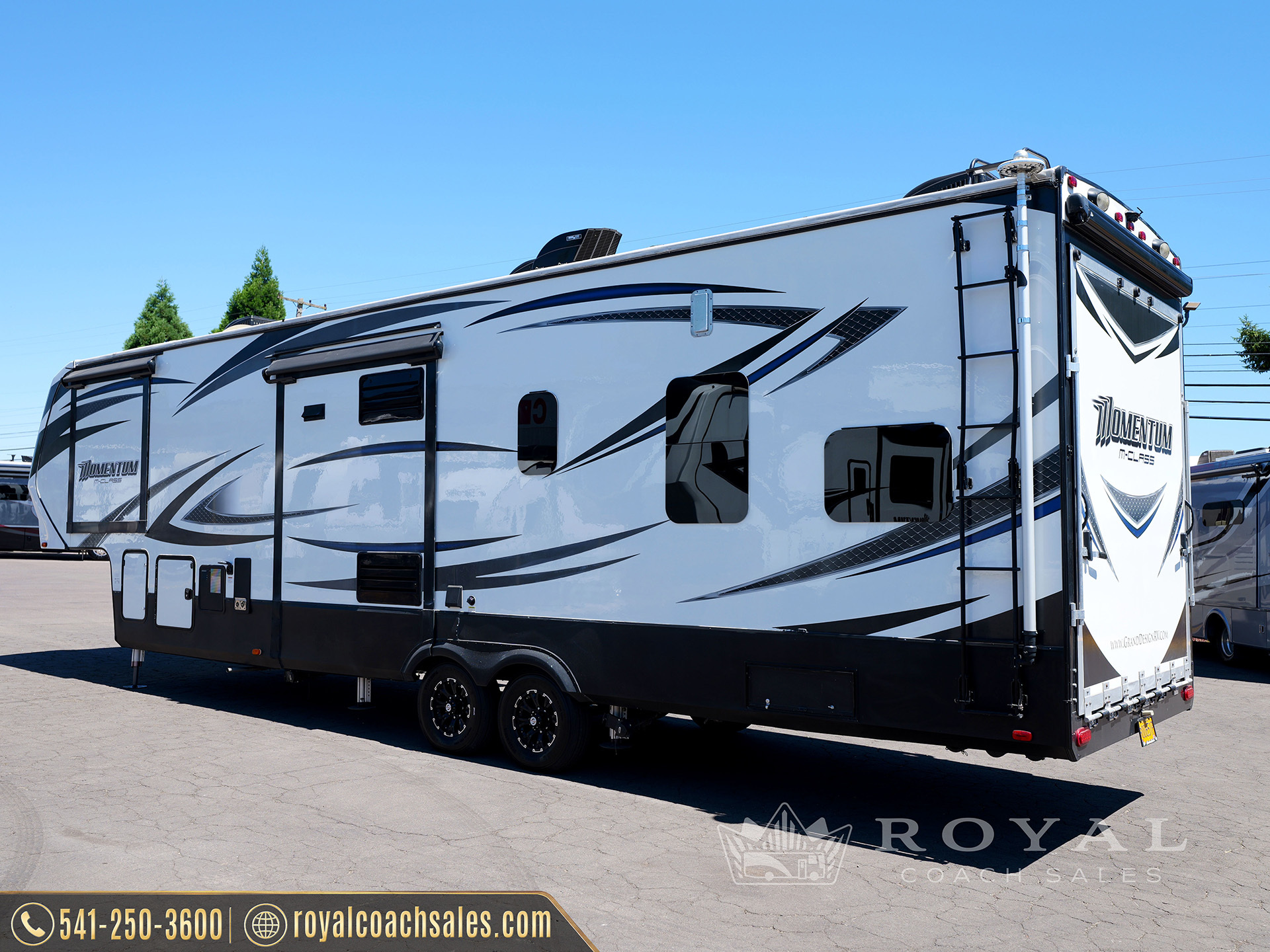 2016 Grand Design MOMENTUM 350M in eugene OR