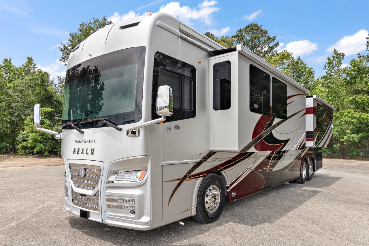 2027 Foretravel Realm Limited FL605 LV2 in casselberry FL