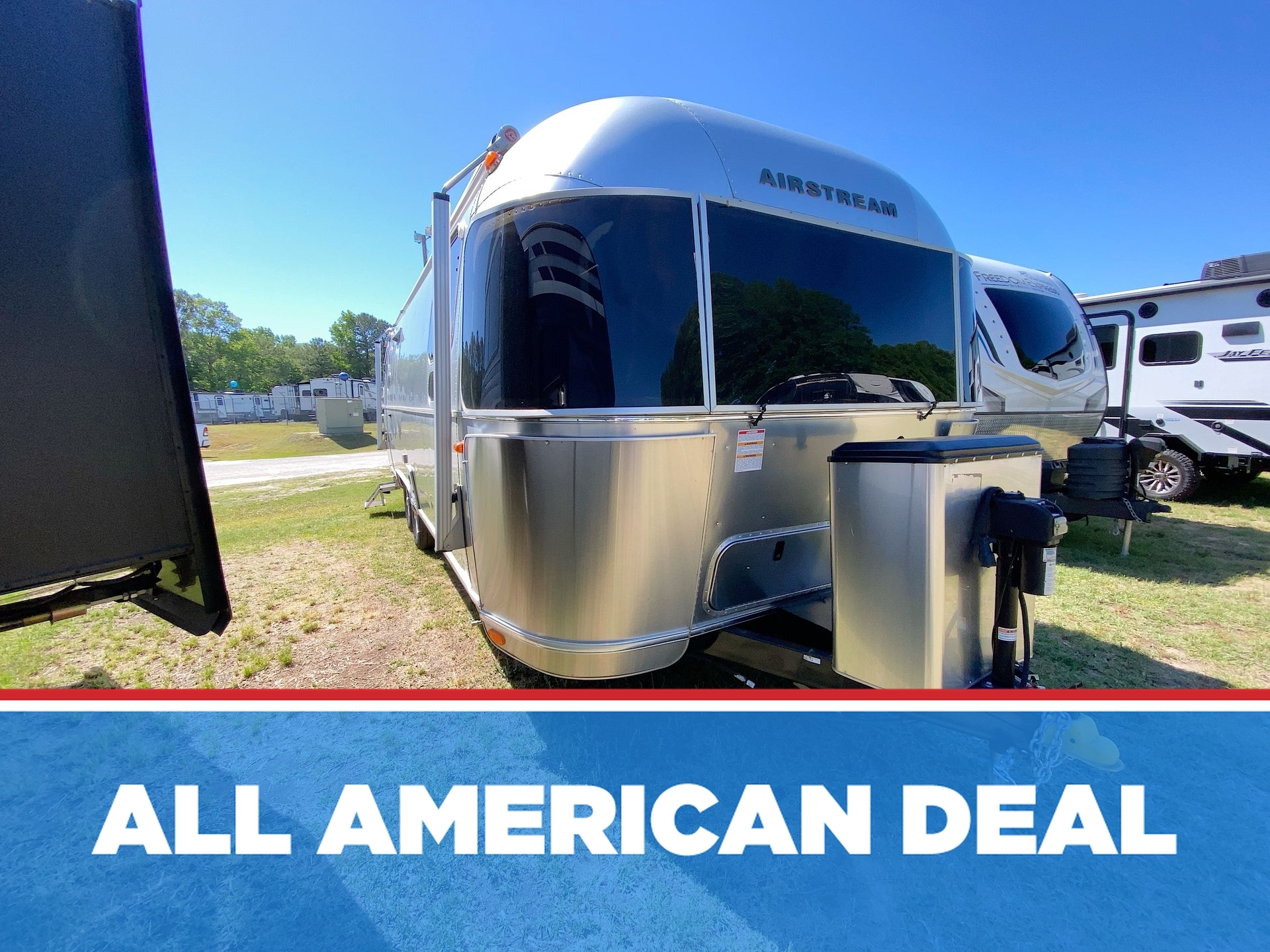 2022 Airstream International 27FB RV