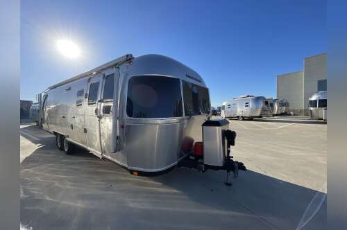 2024 Airstream Classic 30RB TWIN in buda TX