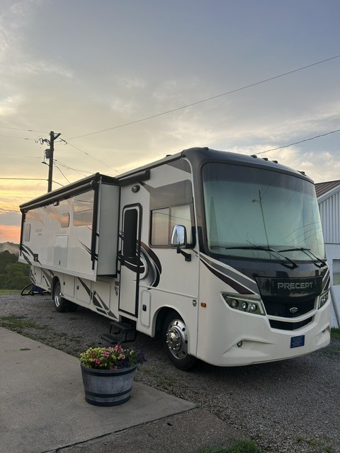 2018 Jayco PRECEPT 34G RV