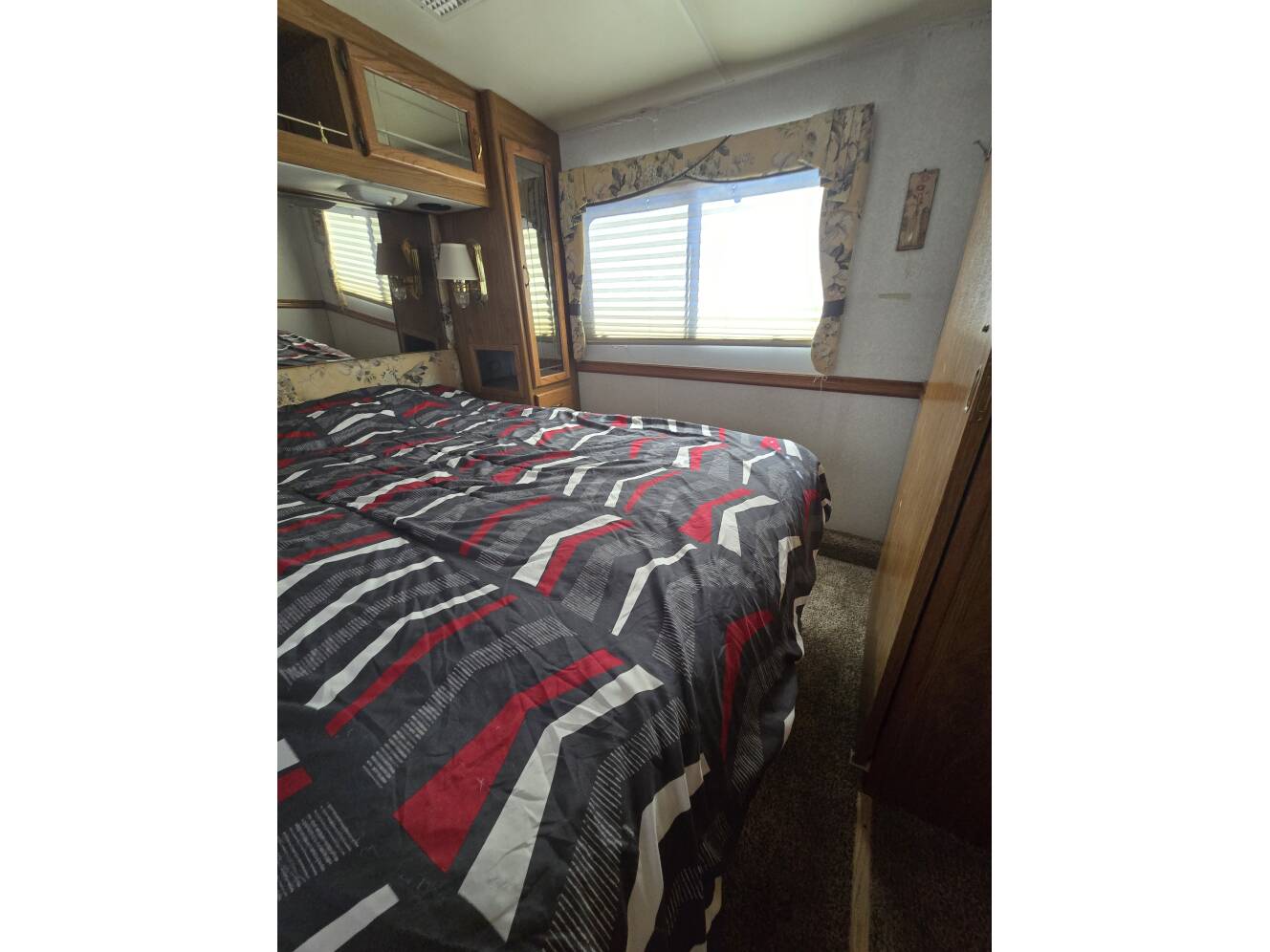 A photo of this 1997 Airstream CUTTER 35