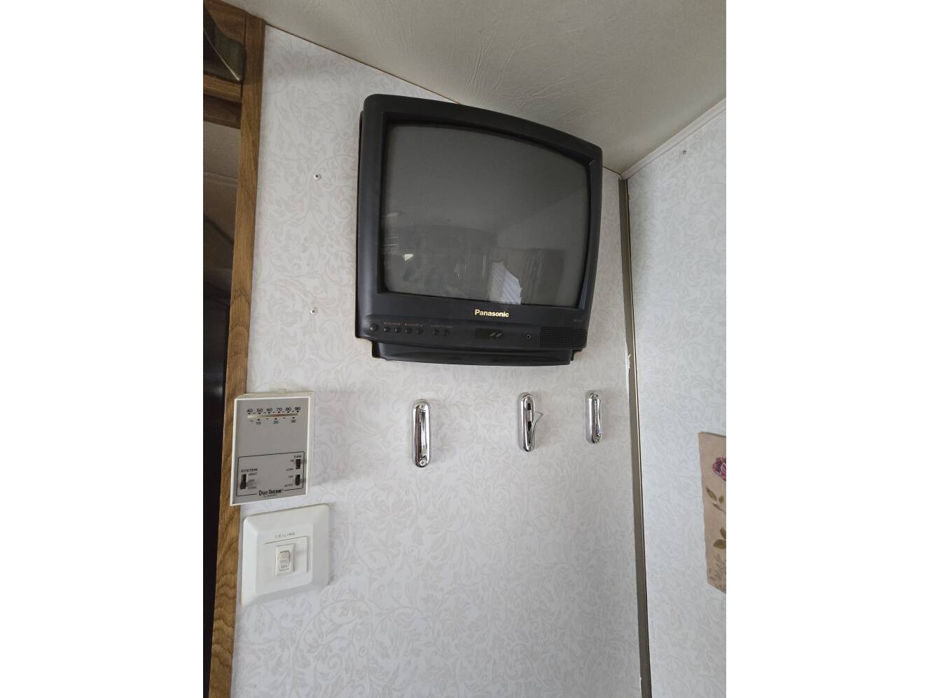 A photo of this 1997 Airstream CUTTER 35
