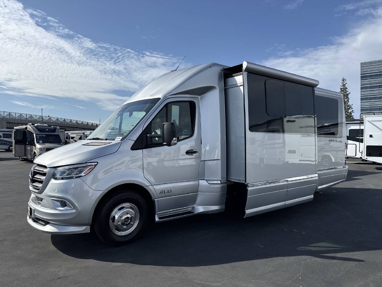 A photo of this 2021 Airstream ATLAS MURPHY SUITE