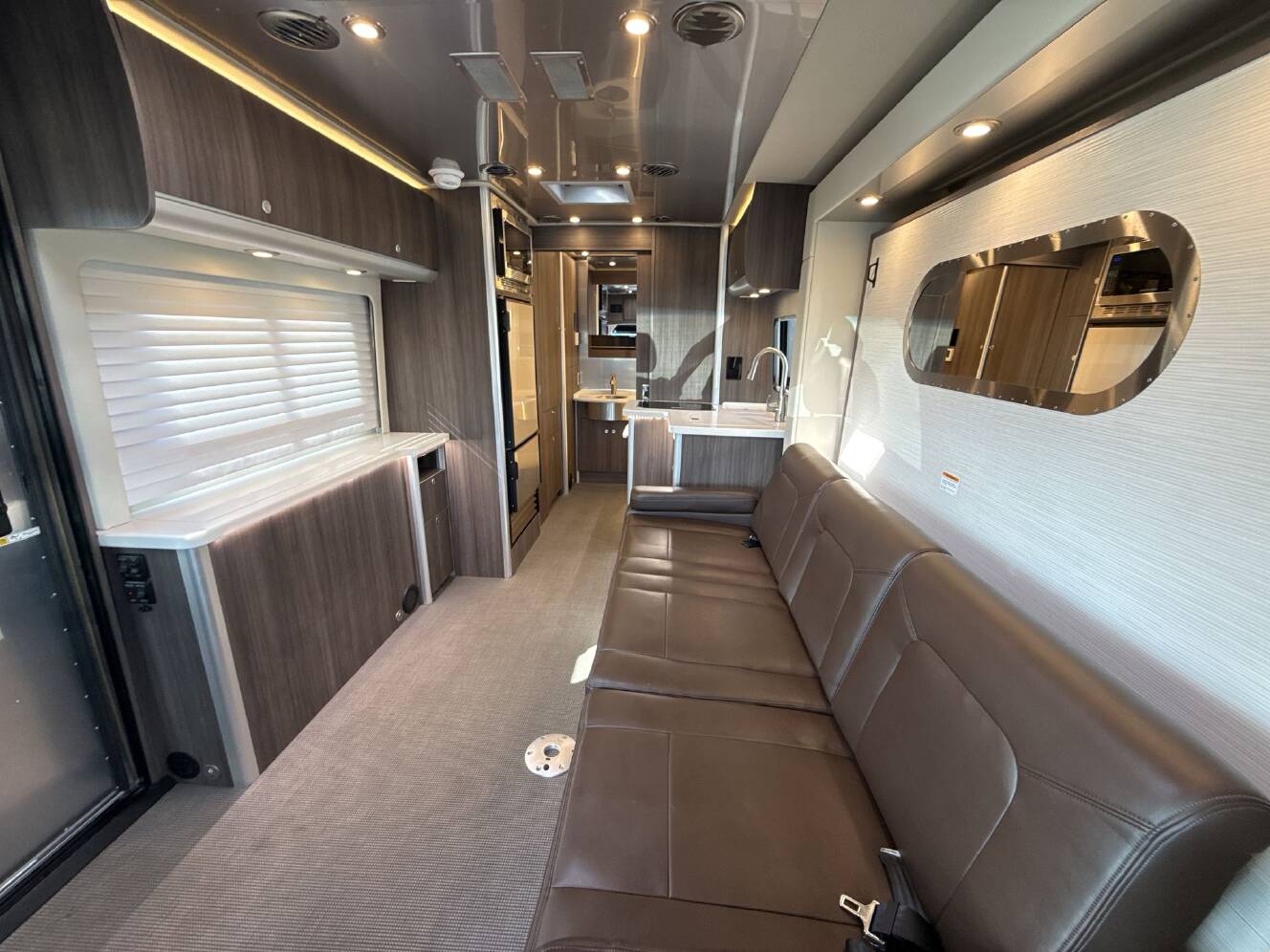 A photo of this 2021 Airstream ATLAS MURPHY SUITE
