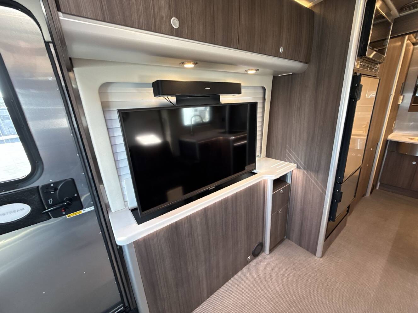 A photo of this 2021 Airstream ATLAS MURPHY SUITE