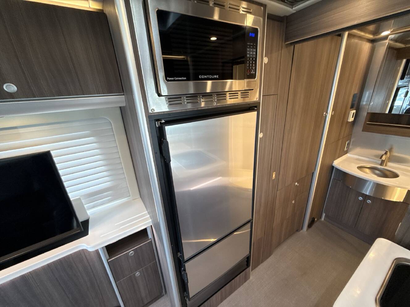 A photo of this 2021 Airstream ATLAS MURPHY SUITE
