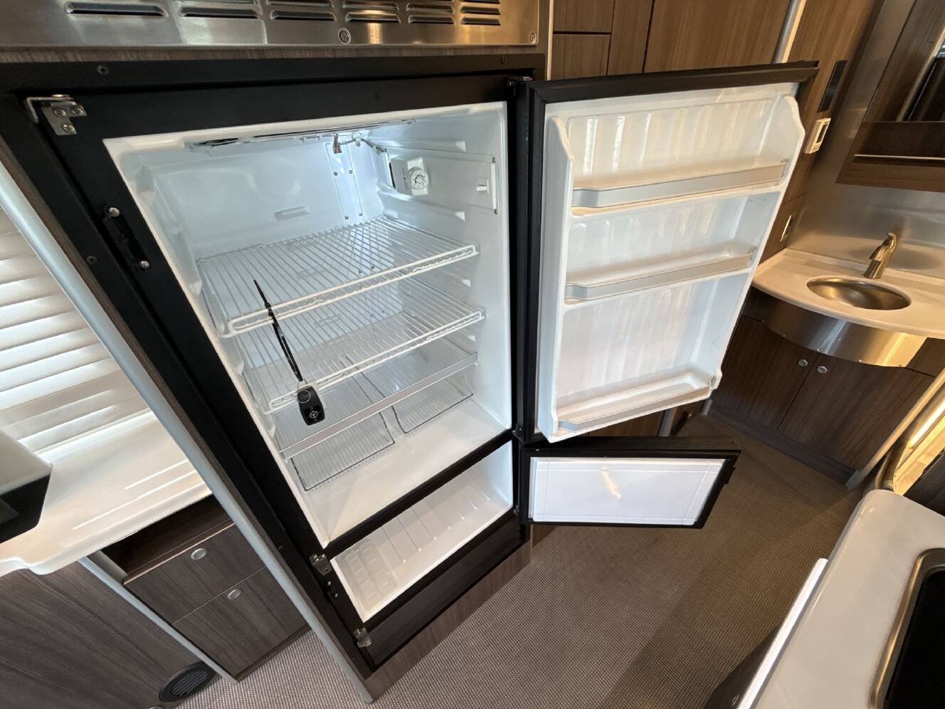 A photo of this 2021 Airstream ATLAS MURPHY SUITE