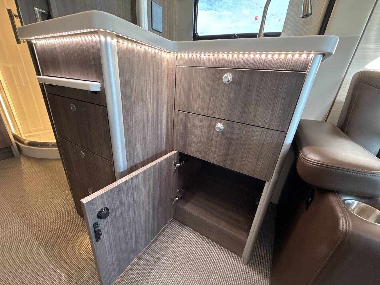 A photo of this 2021 Airstream ATLAS MURPHY SUITE