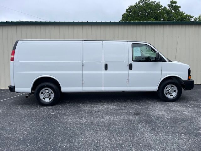 2014 CHEVROLET Express 2500 in Springfield, MO
