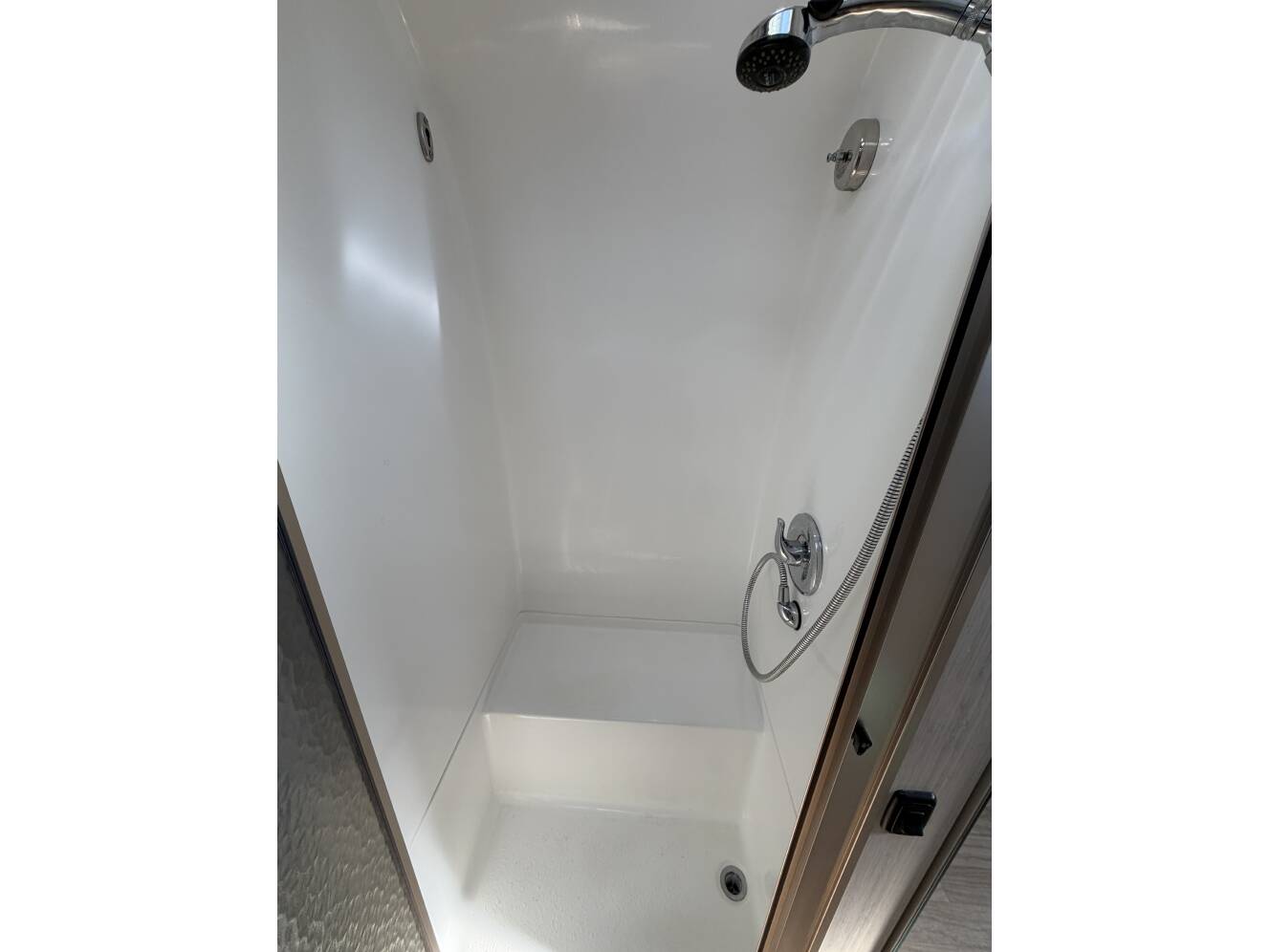 A photo of this 2014 Airstream INTERNATIONAL SERENITY 28RBQ
