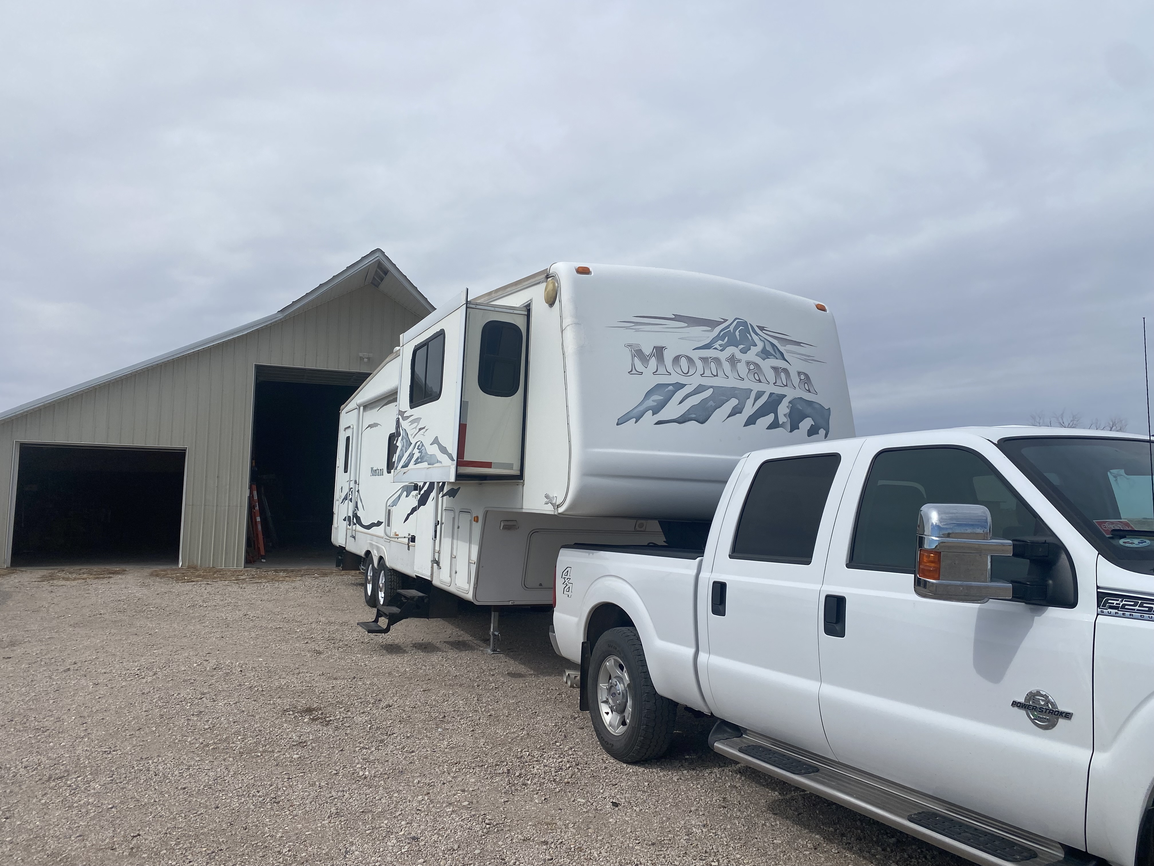 2004 Keystone MONTANA 3685FL RV