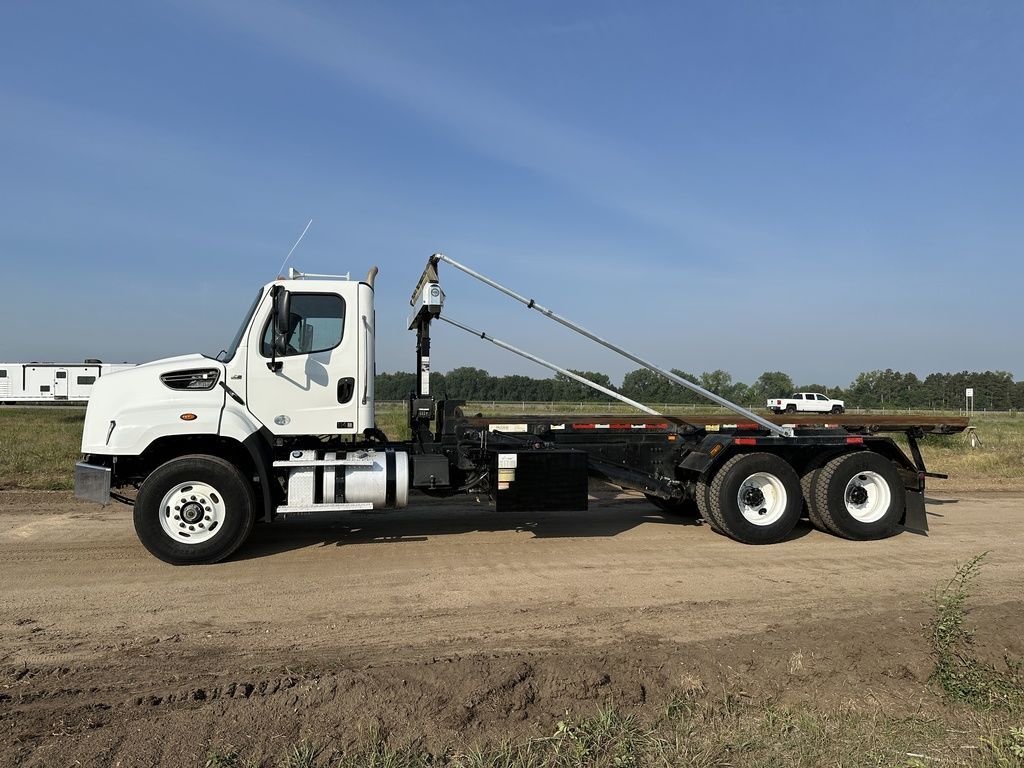 2018 FREIGHTLINER 114SD in Rice, MN