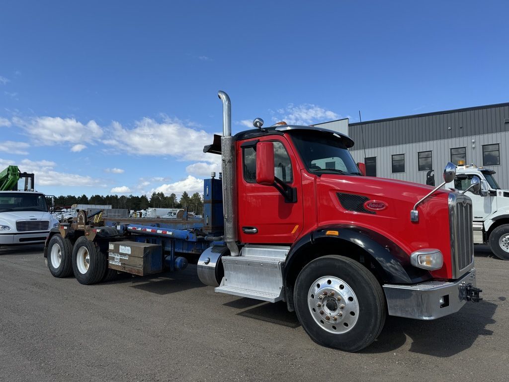 2015 PETERBILT 567 in Rice, MN