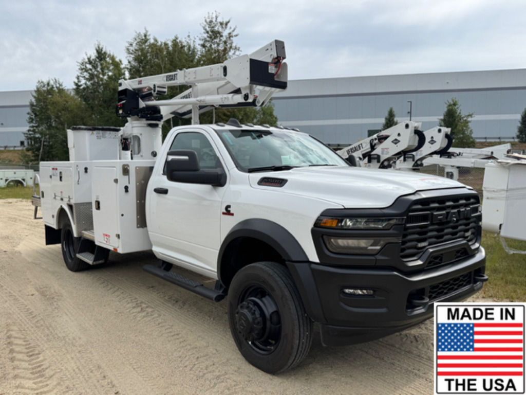 2025 Versalift SST-40-EIH Bucket Truck 45 ft Working Height 4x4 Ram 55 in Amherst, NH