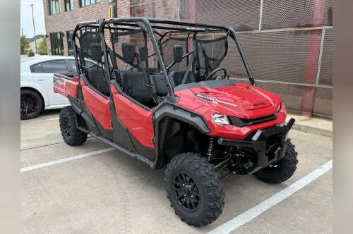 2025 Honda® Pioneer 1000-6 Deluxe Crew in paris TX