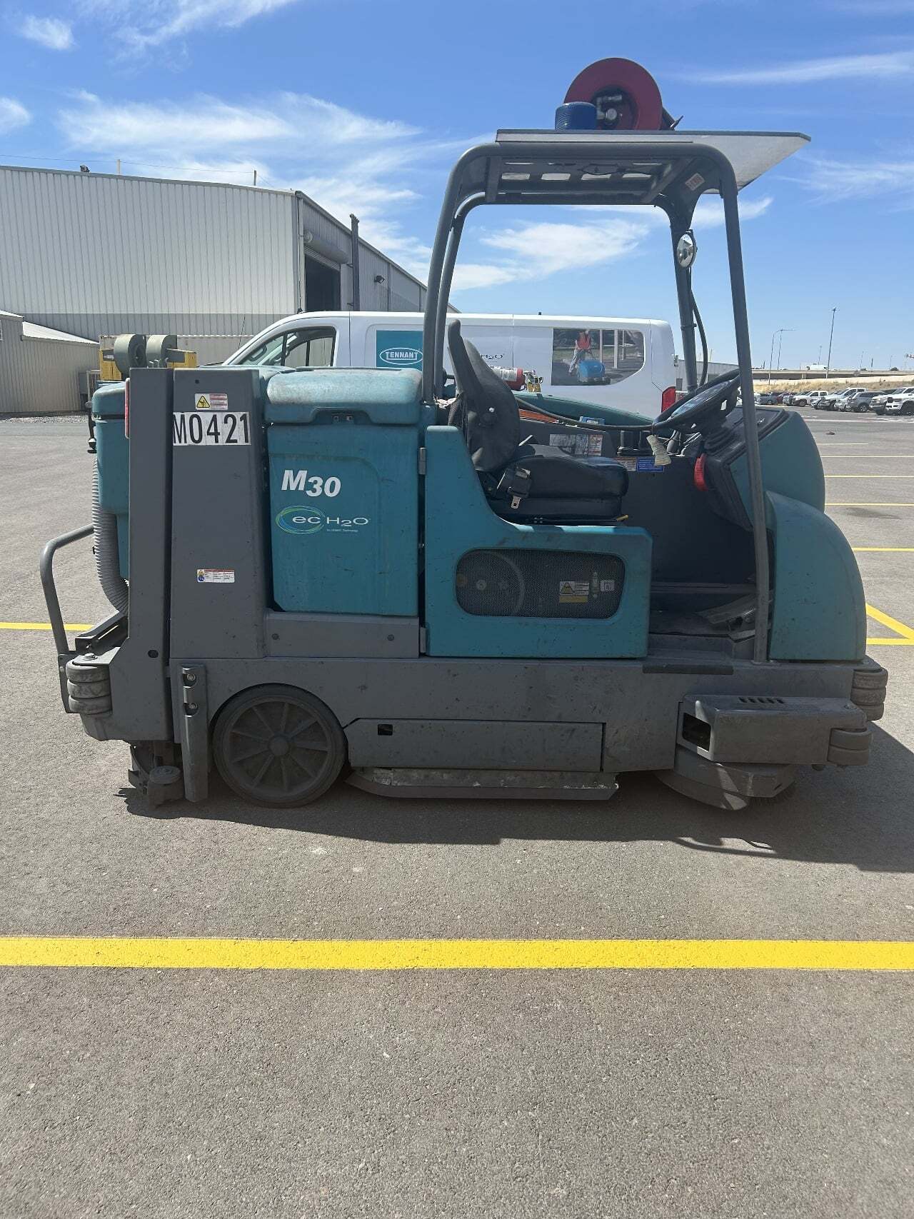 2021 TENNANT M30 Scrubber in Detroit, MI