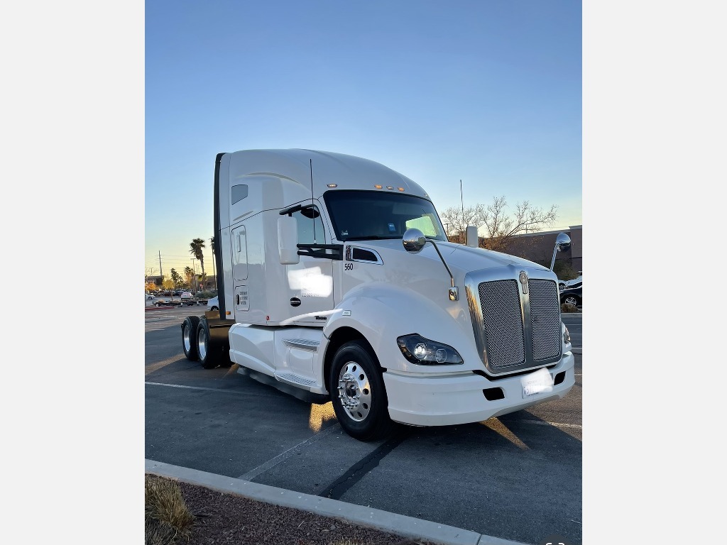 2016 KENWORTH T680 ISX 15 AUTO DOT in North Las Vegas, NV