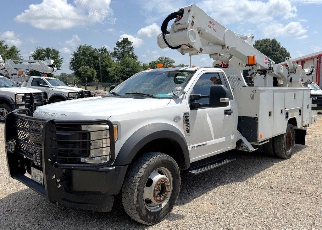 2017 ETI ETCMH37IH / Ford F550 4x4 - Bucket Truck in Lindale, TX