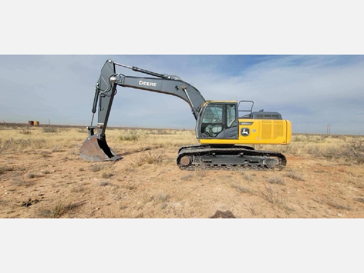2022 JOHN DEERE 250G LC in Midland, TX
