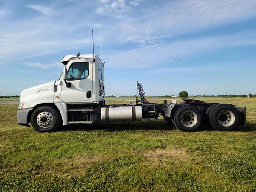 2012 FREIGHTLINER Cascadia in Ames, IA