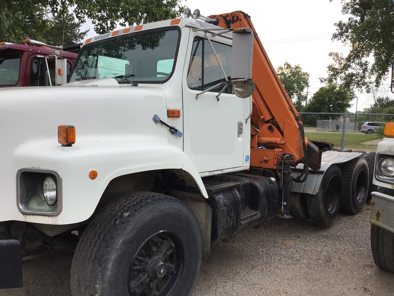 1999 INTERNATIONAL 2600