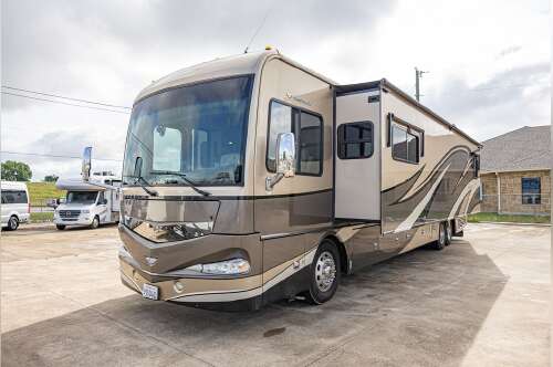 2014 Fleetwood Providence 42M in weatherford TX