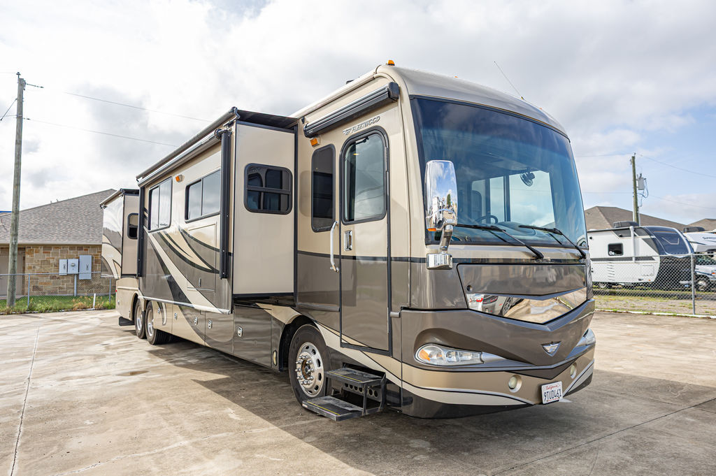 2014 Fleetwood Providence 42M in weatherford TX