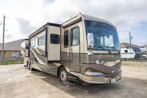 2014 Fleetwood Providence 42M in weatherford TX