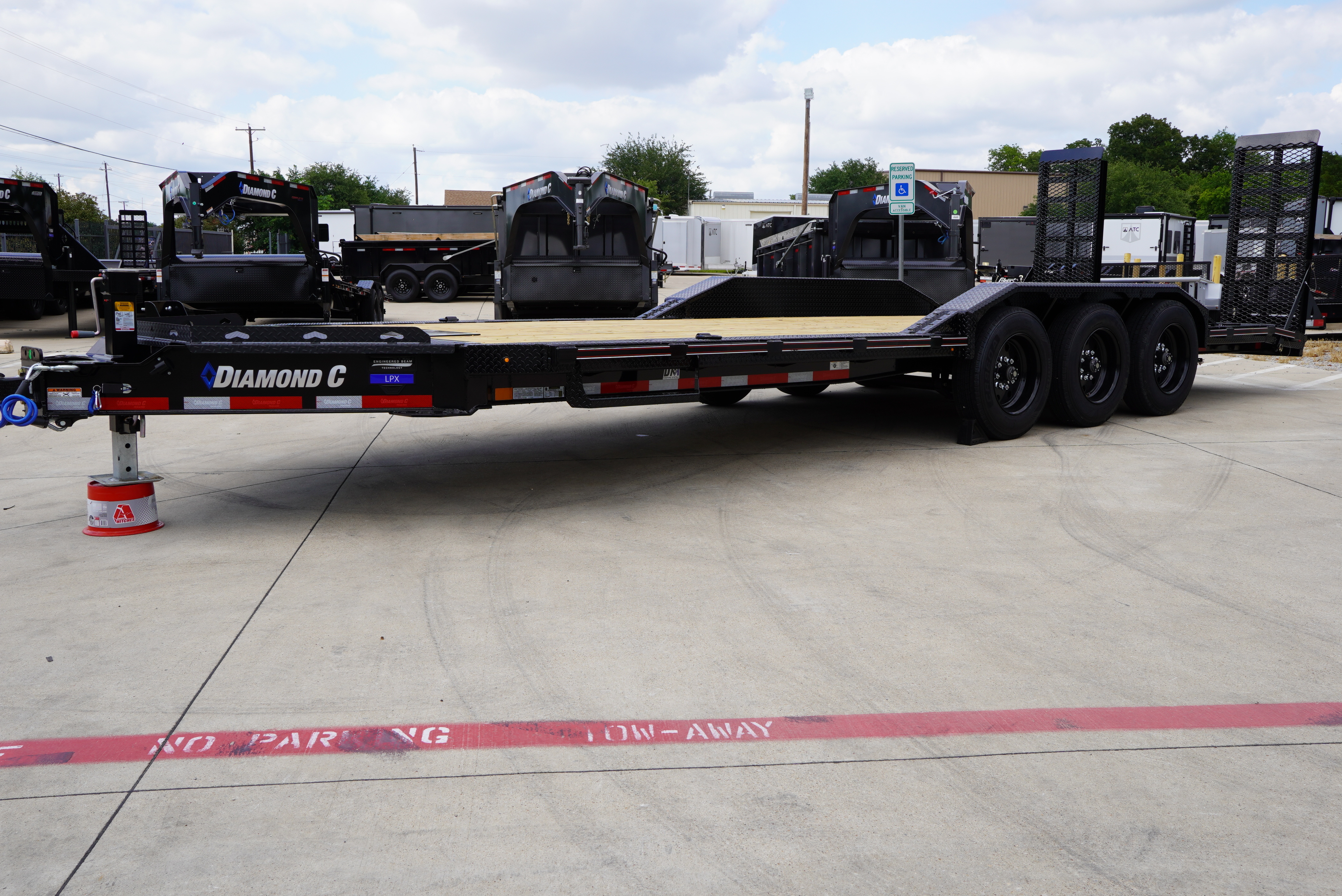 2026 Diamond C LPX 24' 24k GVWR in Keller, TX