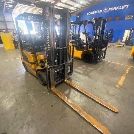2019 HYUNDAI 30LC-7A in Houston, TX