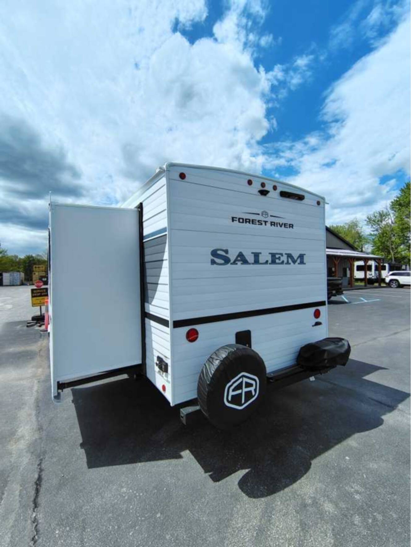 A photo of this 2026 Salem 31KQBTS