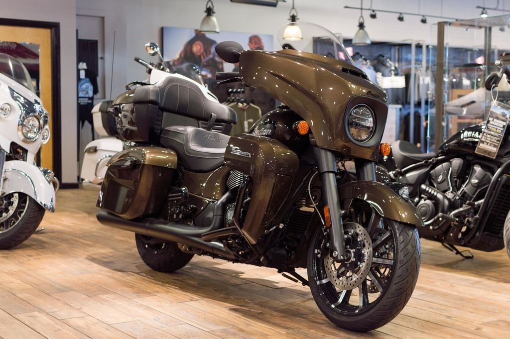 2023 Indian Motorcycle® Roadmaster® Dark Horse® Bronze Pearl Metallic DARK HORSE in Dunmore, PA