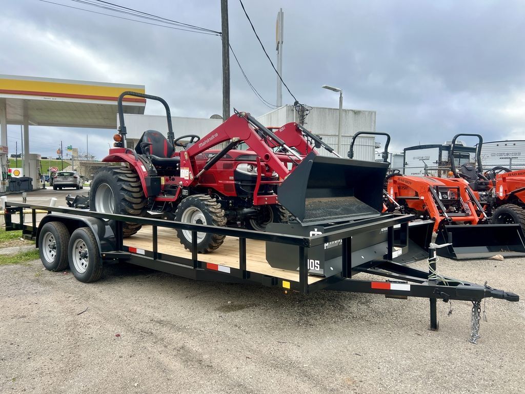 2026 Mahindra 1600 Series 1626 Shuttle 4WD Tractor Package in Sealy, TX