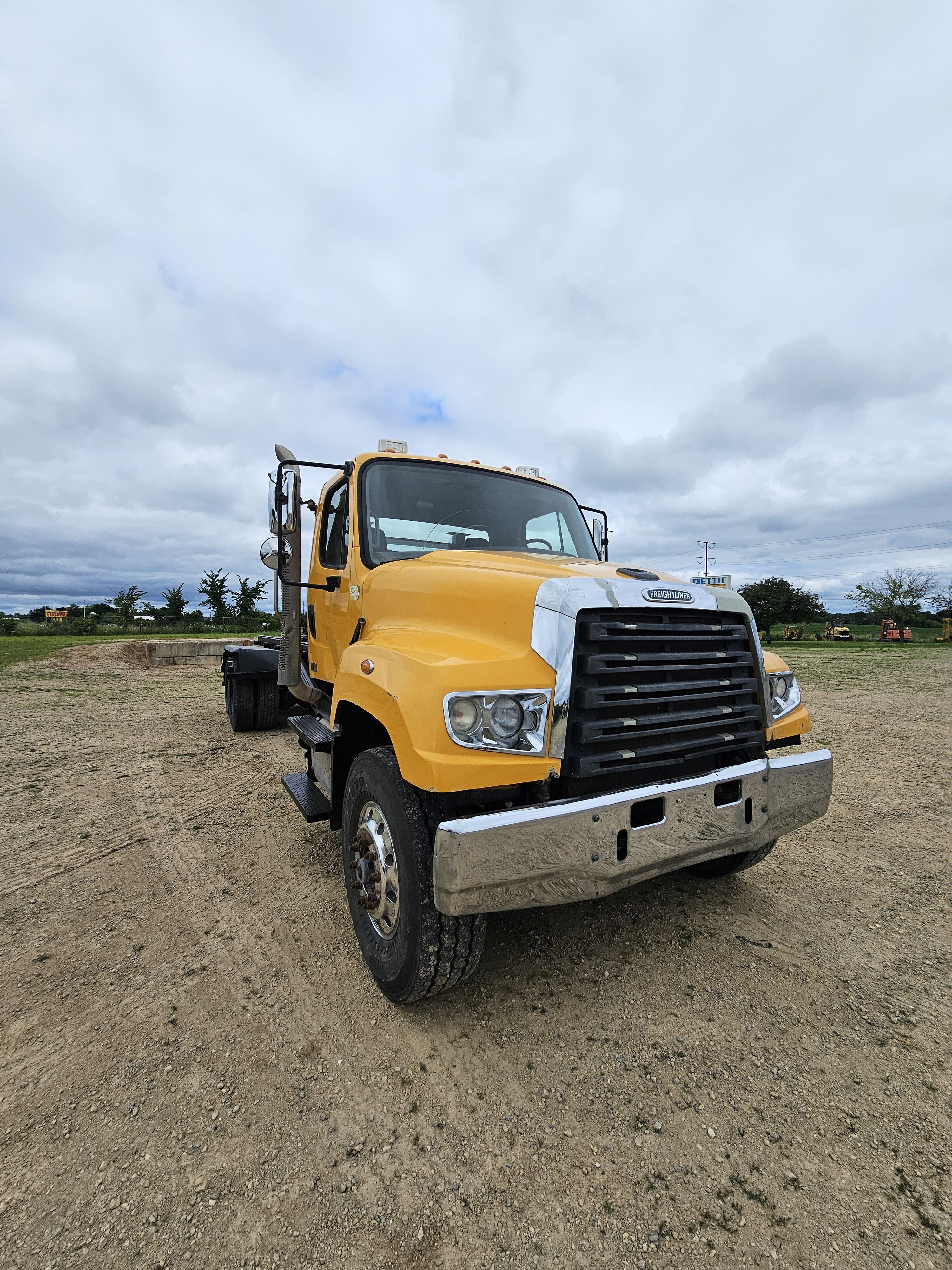 2012 FREIGHTLINER 114SD in Edgerton, WI