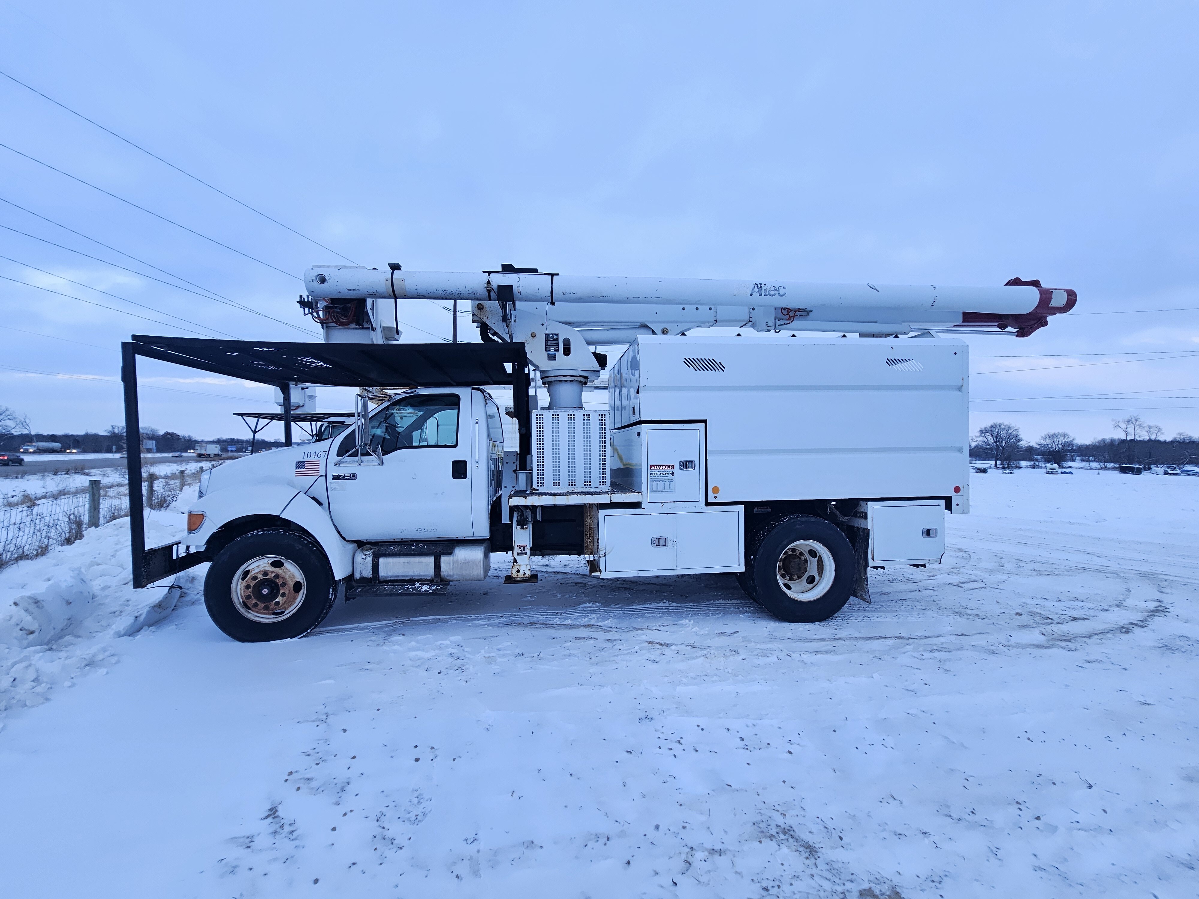 2010 Ford/ Altec F750 /LRV in Edgerton, WI