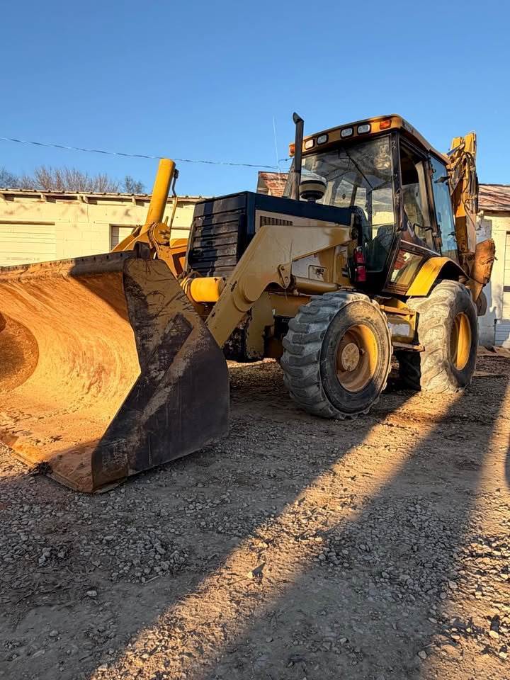 2004 Caterpillar 446D in Jackson, MS
