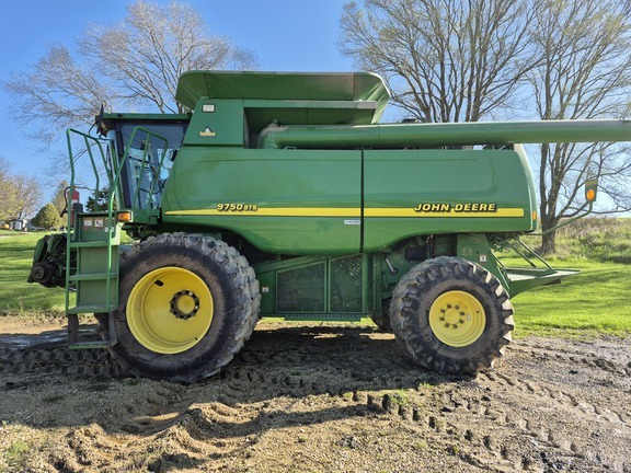 2001 John Deere 9750 STS in Bloomington, WI