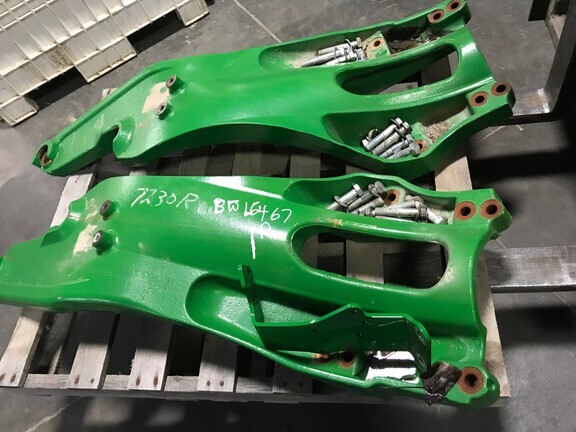JOHN DEERE NEW BW16467 LOADER MTG FRAMES in Assumption, IL