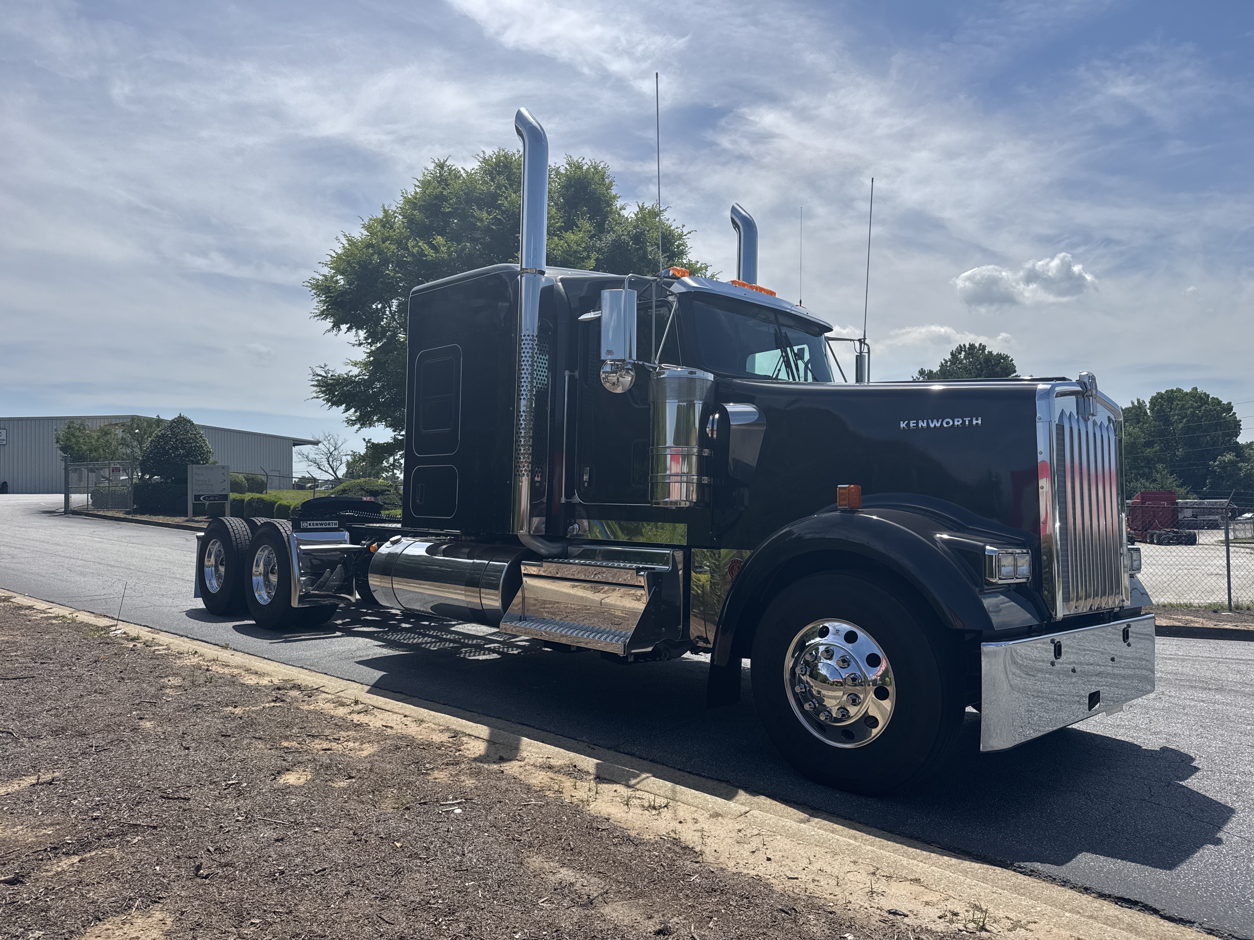 2027 KENWORTH W900L in Mableton, GA