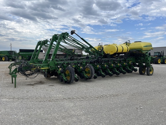 John Deere 1770NT in Vandalia, IL