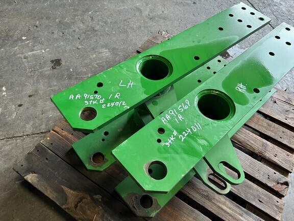 John Deere NTO AA91570 LH wheel frame in Assumption, IL