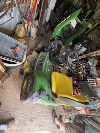 2011 John Deere X324 in Mount Vernon, OH