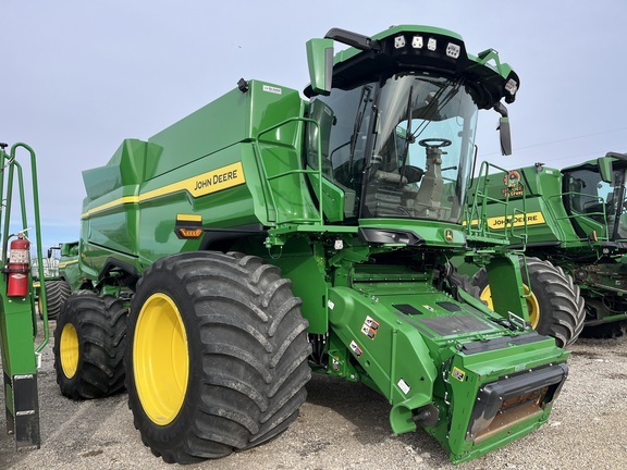 2025 John Deere S7 800 in Mount Horeb, WI