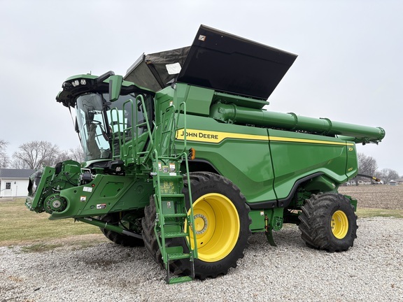 2023 John Deere X9 1100 in Virden, IL
