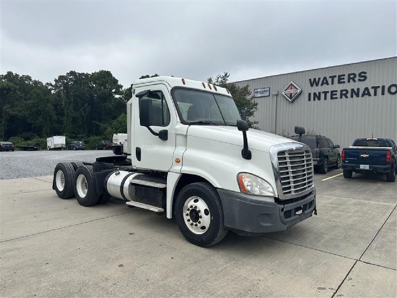 2015 FREIGHTLINER CASCADIA 125 in Columbus, MS