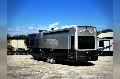 2013 Dynamax Corp Trilogy 3800RL in mims FL