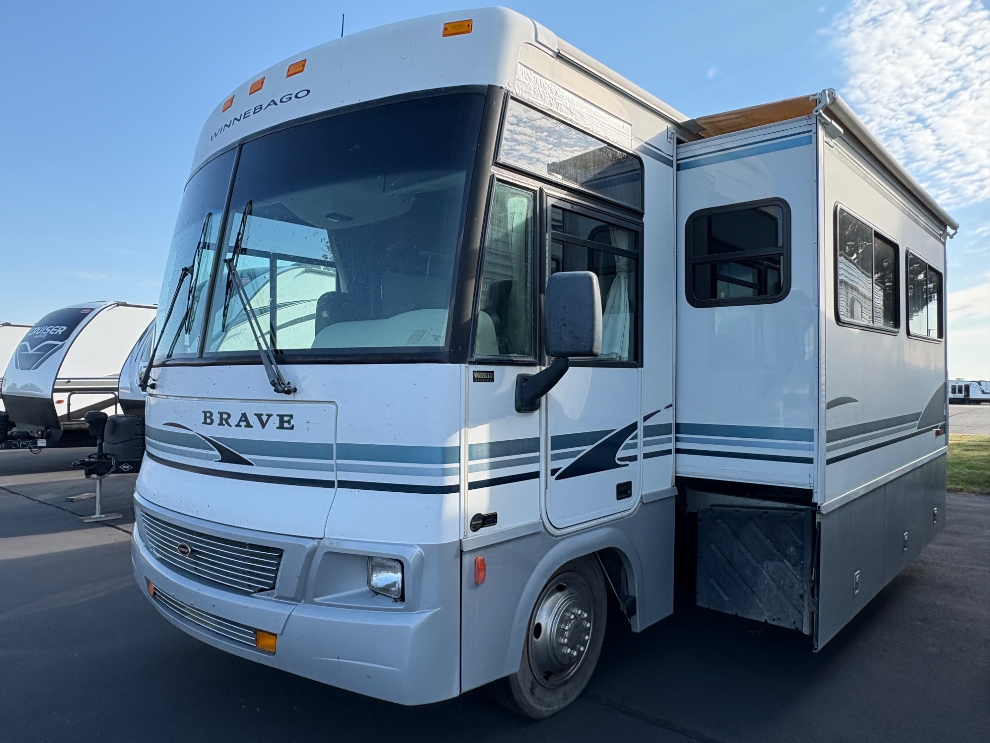 2003 Winnebago Brave 32 V in billings MT