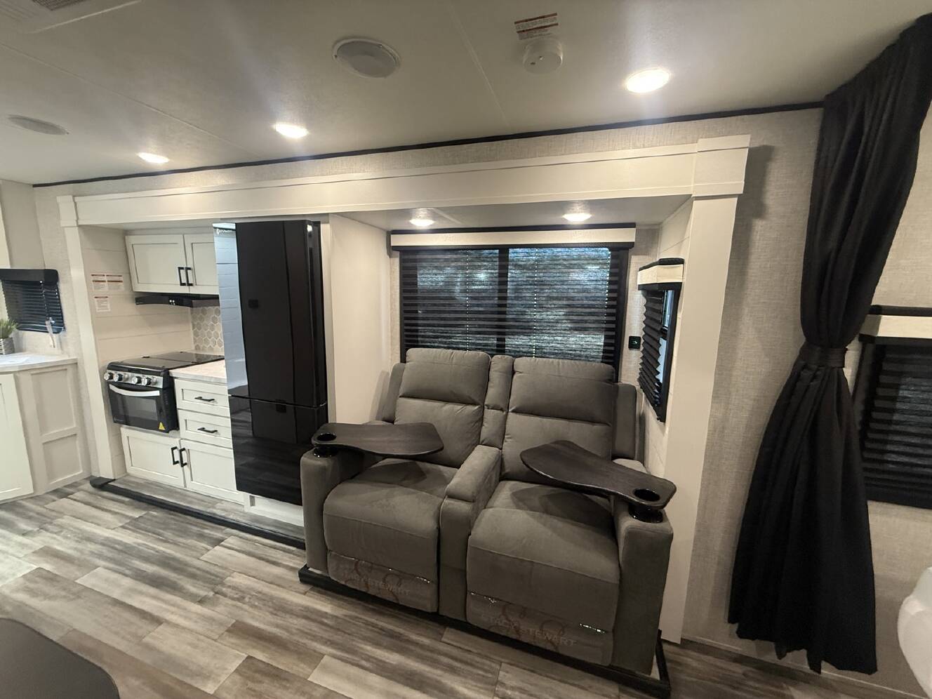 A photo of this 2025 Jayco Jay Flight 225MLS