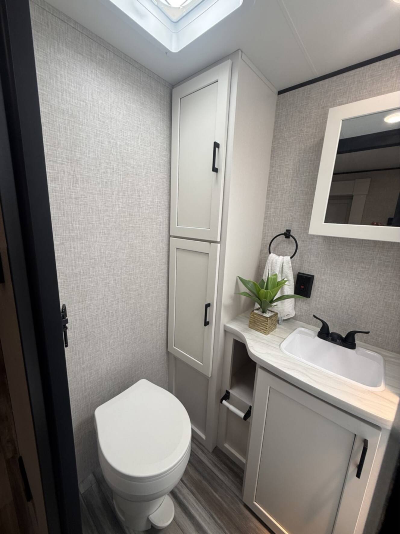 A photo of this 2025 Jayco Jay Flight 225MLS